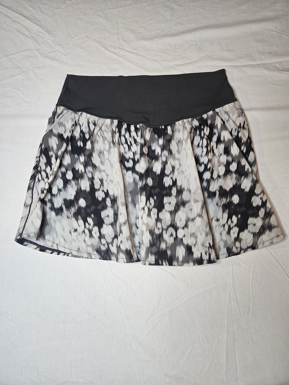 Aerie Black and White Active Skort Size Xl